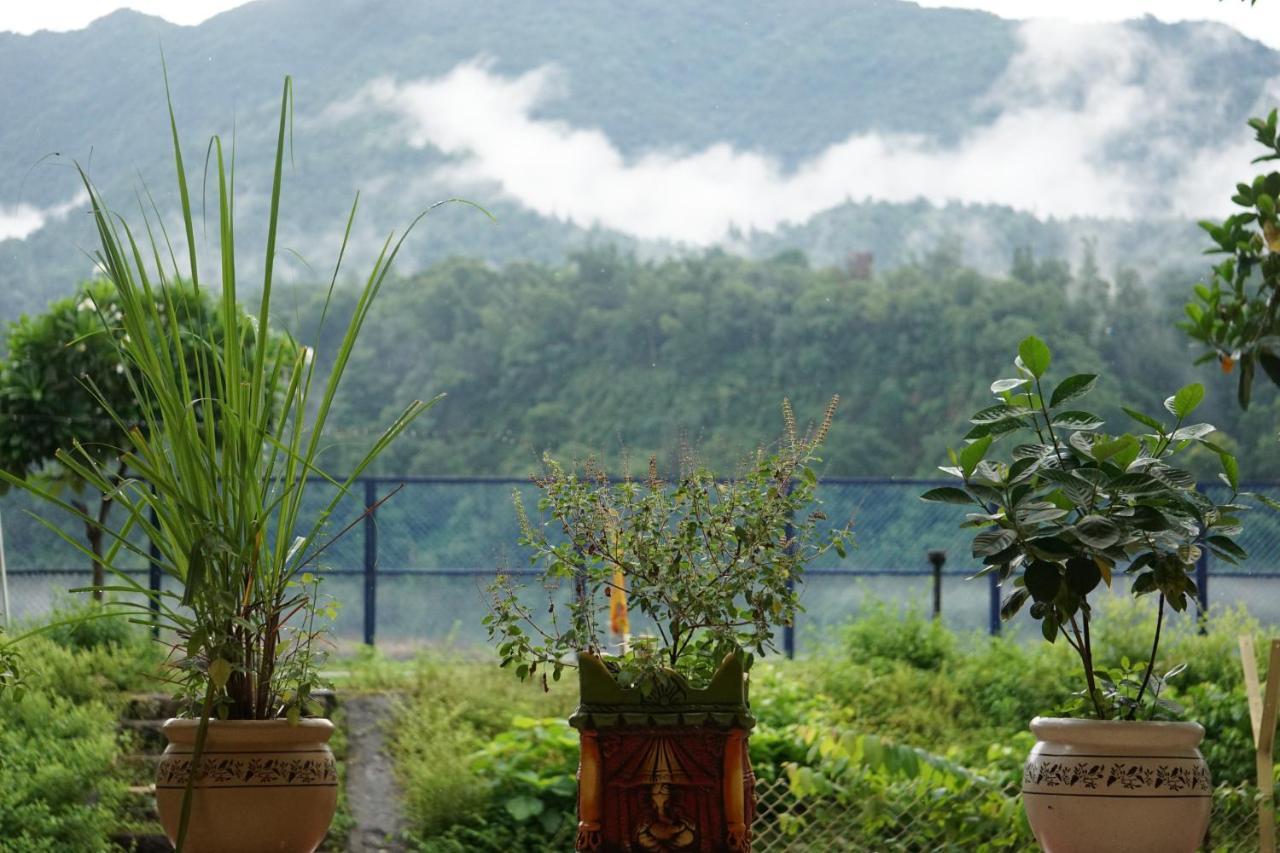 Abhayam Ashram Hotel Rishikesh Ngoại thất bức ảnh